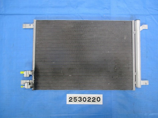 【中古】中古部品 VW ゴルフヴァリアント AUCJZ ｺﾝﾃﾞﾝｻｰ 【3310040100-000253022060600】 16,060円
