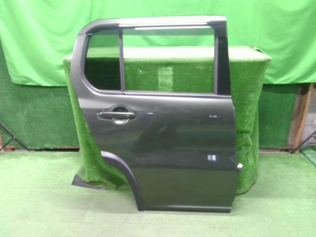 【中古】中古部品 ハスラー MR31S 右ﾘｱﾄﾞｱ 【3310200100-000022266713300】