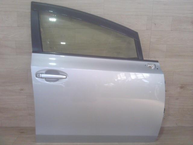 【中古】中古部品 プリウスα ZVW41W 右ﾌﾛﾝﾄﾄﾞｱ 【3310390100-250918000213100】