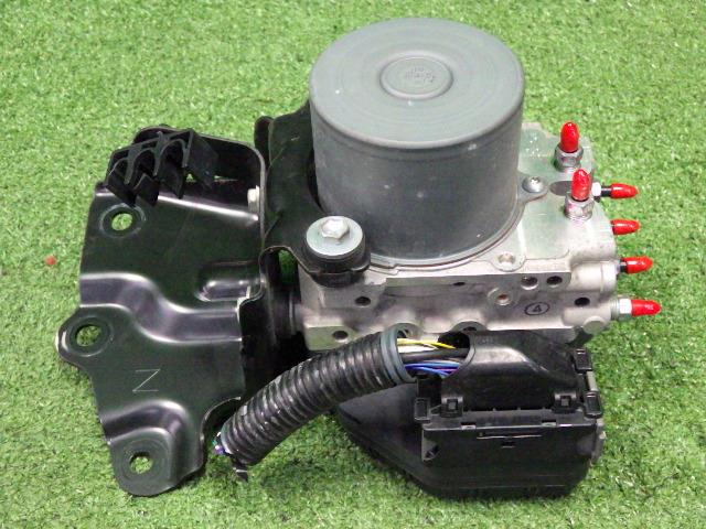【中古】中古部品 ハリアー ZSU60W ABSアクチュエーター 【3330200100-242906000042500】