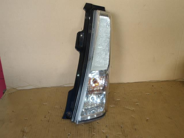 【中古】中古部品 ワゴンＲ MH34S 右ﾃｰﾙﾗﾝﾌﾟ 【3340220100-000226067115500】
