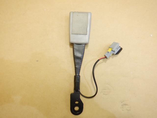 【中古】中古部品 シトロエン C5 X7XFV ｼｰﾄﾍﾞﾙﾄ 【3310250100-001695927877150】 7,877円