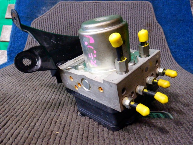 【中古】中古部品 ステップワゴン RK5 ABSｱｸﾁｭｴｰﾀｰ 【3340140100-000025206642500】