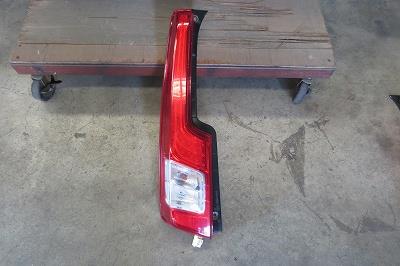 【中古】中古部品 ステラ LA150F 左ﾃｰﾙﾗﾝﾌﾟ 【3340180100-251002000115600】