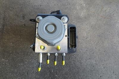 【中古】中古部品 ステラ LA150F ABSｱｸﾁｭｴｰﾀｰ 【3340180100-251002000142500】