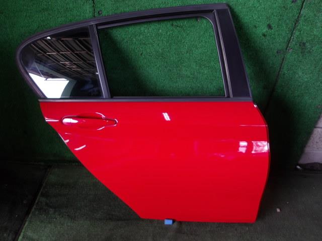 【中古】中古部品 BMW 1シリーズ 1A16 右ﾘｱﾄﾞｱ 【3340220100-000226036013300】