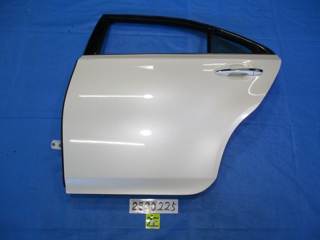 【中古】中古部品 ＳＡＩ AZK10 左ﾘｱﾄﾞｱ 【3310040100-000253022513400】