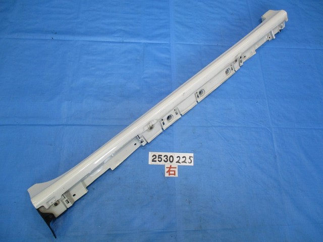【中古】中古部品 ＳＡＩ AZK10 右ｻｲﾄﾞｽﾃｯﾌﾟ 【3310040100-000253022513700】