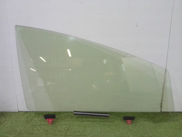 【中古】中古部品 プリウスα ZVW41W 右ﾌﾛﾝﾄﾄﾞｱｶﾞﾗｽ 【3310090100-202508000413130】
