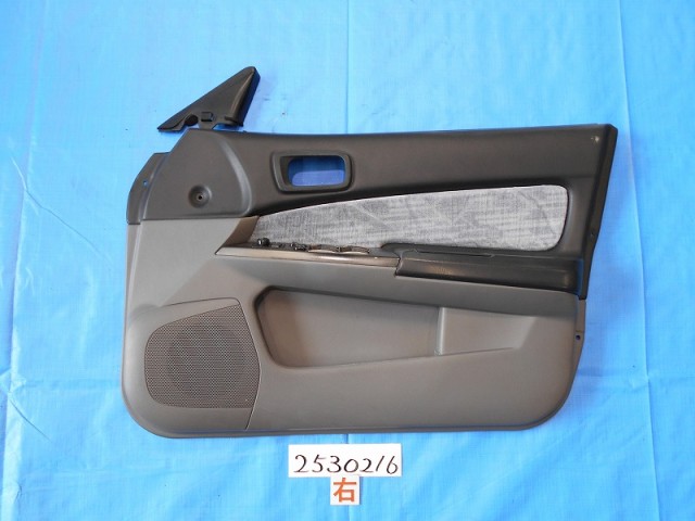 【中古】中古部品 スカイライン ER34 右ﾌﾛﾝﾄﾄﾞｱﾄﾘﾑ 【3310040100-000253021613150】