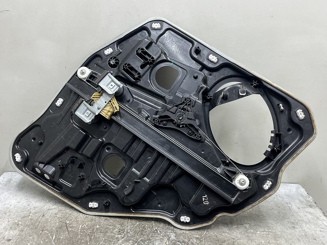 【中古】中古部品 ジープ レネゲード BU14 右ﾘｱﾄﾞｱﾚｷﾞｭﾚｰﾀ･ﾓｰﾀｰ 【3310070100-000090760613320】