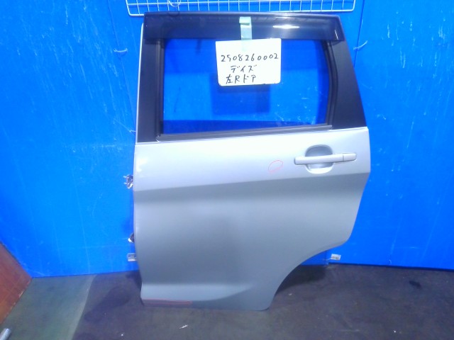 【中古】中古部品 デイズ B21W 左ﾘｱﾄﾞｱ 【3310220100-250826000213400】