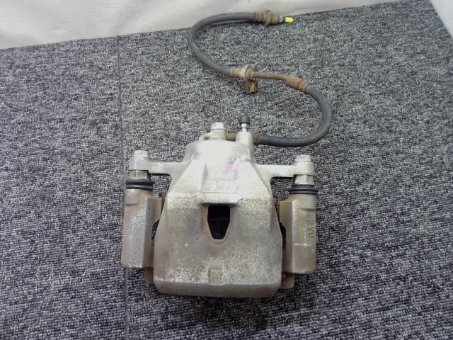 【中古】中古部品 アクア NHP10 左ﾌﾛﾝﾄｷｬﾘﾊﾟｰ 【3310550000-250926000244360】