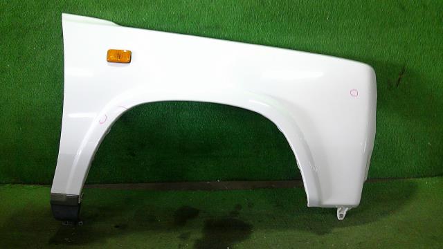 【中古】中古部品 ラシーン RFNB14 右ﾌﾛﾝﾄﾌｪﾝﾀﾞｰ 【3500080000-250501000110600】
