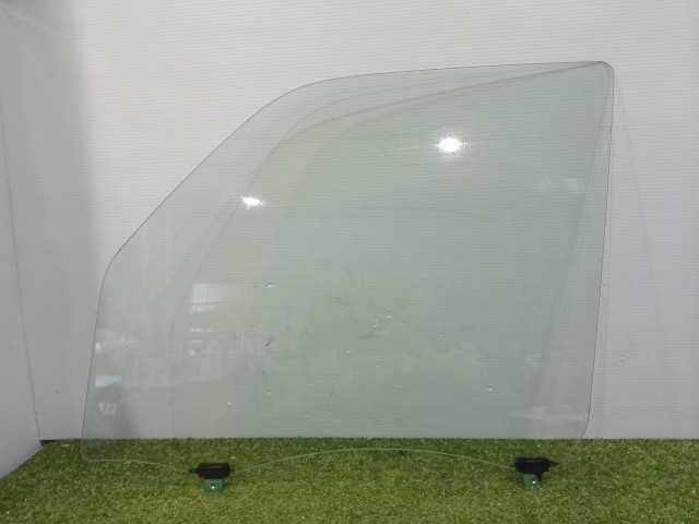 【中古】中古部品 ハイゼット S321V 左ﾌﾛﾝﾄﾄﾞｱｶﾞﾗｽ 【3310090100-202509022013230】