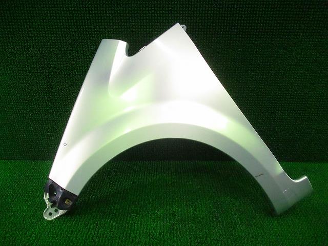 【中古】中古部品 ムーヴ L175S 左ﾌﾛﾝﾄﾌｪﾝﾀﾞｰ 【3330210100-000037170310700】