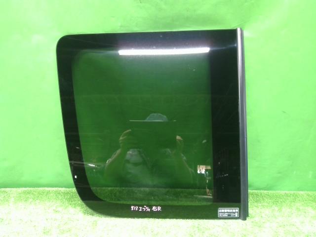 【中古】中古部品 エブリィ DA64W 右クォーターガラス 【3310200100-000022151317280】