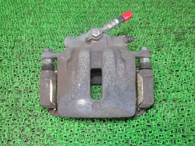【中古】中古部品 キャンター FBA00 右ﾌﾛﾝﾄｷｬﾘﾊﾟｰ 【3330540100-250626000244330】