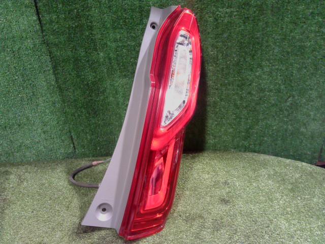 【中古】中古部品 Ｎ－ＢＯＸ JF3 右ﾃｰﾙﾗﾝﾌﾟ 【3260300000-251008000215500】