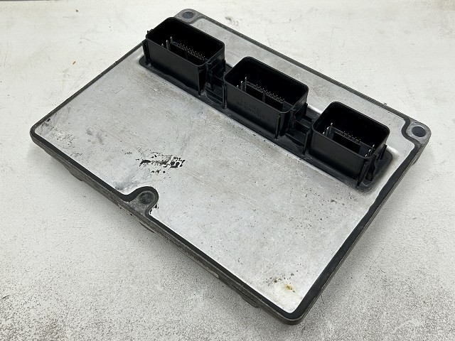 【中古】中古部品 リンカーン ナビゲーター 5LMFU28 ｴﾝｼﾞﾝｺﾝﾋﾟｭｰﾀｰ 【3310070100-000090774463100】