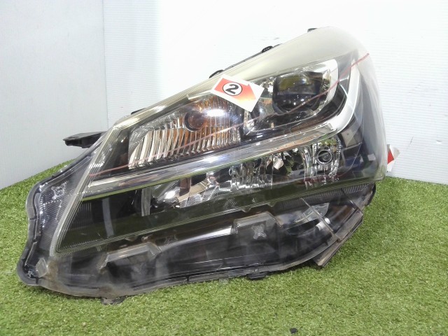 【中古】中古部品 ヴィッツ KSP130 左ﾍｯﾄﾞﾗﾝﾌﾟ 【3310090100-202510004210900】