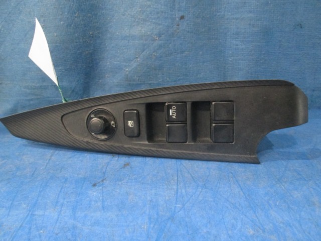 【中古】中古部品 デミオ DJ5FS ﾊﾟﾜｰｳｲﾝﾄﾞｳｽｲｯﾁ 【3310160100-000004475061900】