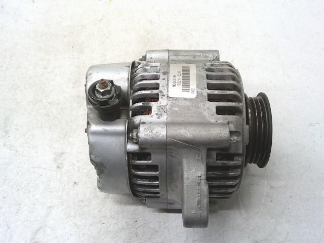 【中古】中古部品 ミニキャブ U61T オルタネーター 【3330990500-251008000260200】