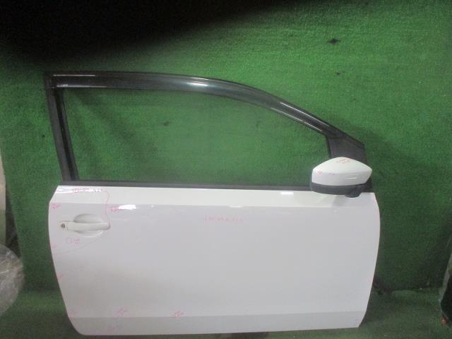 【中古】中古部品 VW アップ！ AACHY 右ﾌﾛﾝﾄﾄﾞｱ 【3500080000-250819000613100】