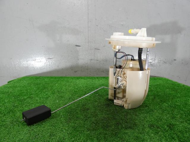 【中古】中古部品 ジープ コンパス MK49 ﾌｭｰｴﾙﾎﾟﾝﾌﾟ 【3260250000-000025143720600】