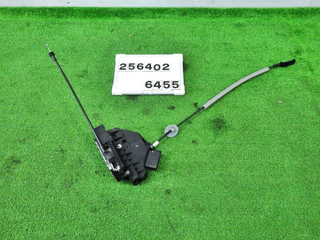 【中古】中古部品 ボルボ 60シリーズ FB4164T 右フロントドアロックソレノイド 【3330890100-000025640264550】|e-cleマート