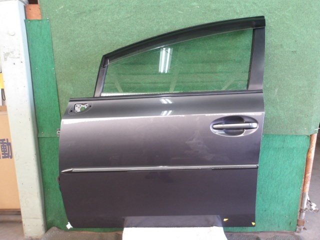 【中古】中古部品 プリウスα ZVW41W 左ﾌﾛﾝﾄﾄﾞｱ 【3310420000-000002381213200】