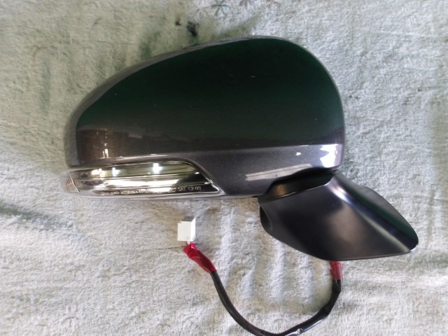 【中古】中古部品 プリウスα ZVW41W 右ｻｲﾄﾞﾐﾗｰ 【3310420000-000002381213500】｜e-cleマート