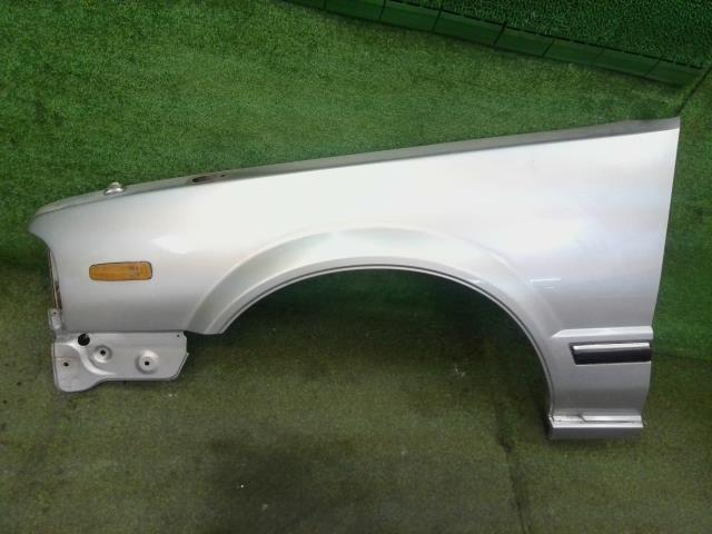 【中古】中古部品 セドリック MJY31 左ﾌﾛﾝﾄﾌｪﾝﾀﾞｰ 【3310540000-000025325110700】