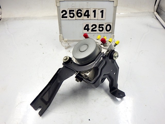 【中古】中古部品 アルト HA36V ABSｱｸﾁｭｴｰﾀｰ 【3330890100-000025641142500】