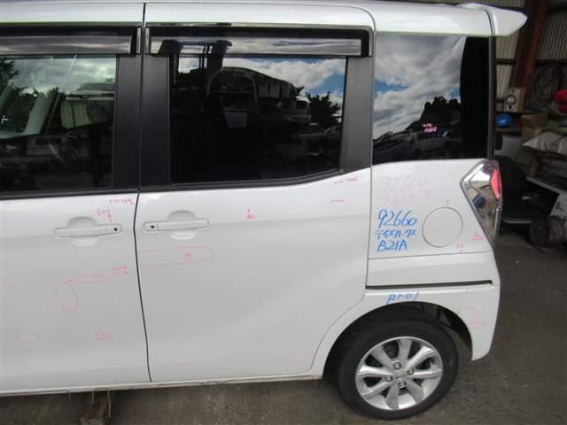【中古】中古部品 デイズルークス B21A 左ﾘｱﾄﾞｱ 【3500080000-250930000613400】