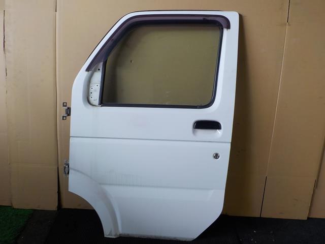【中古】中古部品 キャリィ DA63T 左ﾌﾛﾝﾄﾄﾞｱ 【3260200000-251008000113200】