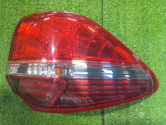 【中古】中古部品 クラウン GRS200 右テールランプ 【3260460000-251006000415500】