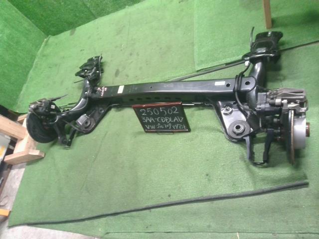 【中古】中古部品 VW ゴルフ CDDLA ﾘｱｱｸｽﾙﾎｰｼﾝｸﾞ 【3330990200-000025050241200】