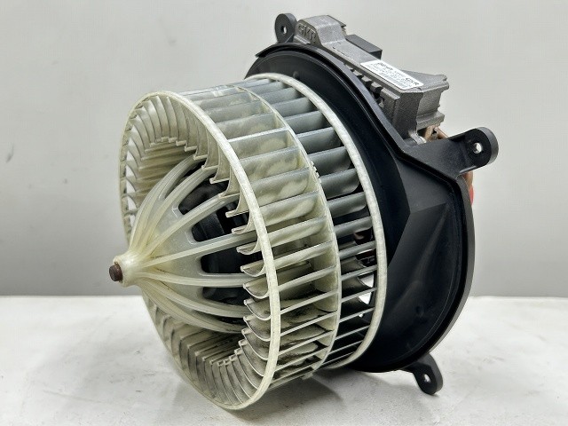 【中古】中古部品 ベンツ CLSクラス 219376 ﾋｰﾀｰﾌﾞﾛｱﾓｰﾀｰ 【3310070100-000193015367900】