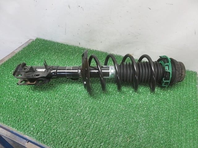 【中古】中古部品 フィット GK5 右ﾌﾛﾝﾄｽﾄﾗｯﾄ 【3330380100-000033011850110】