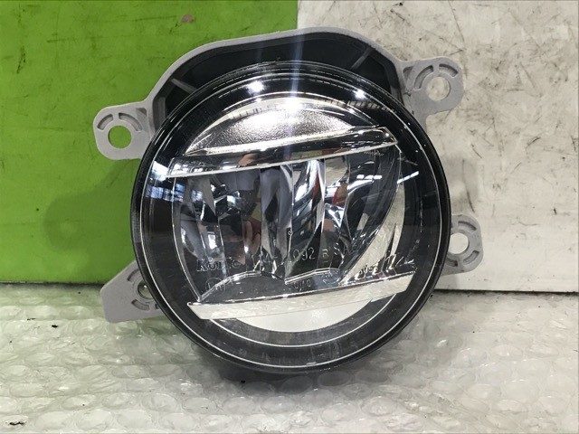 【中古】中古部品 タント LA600S 右ﾌｫｸﾞﾗﾝﾌﾟ 【3330530100-000005447810850】