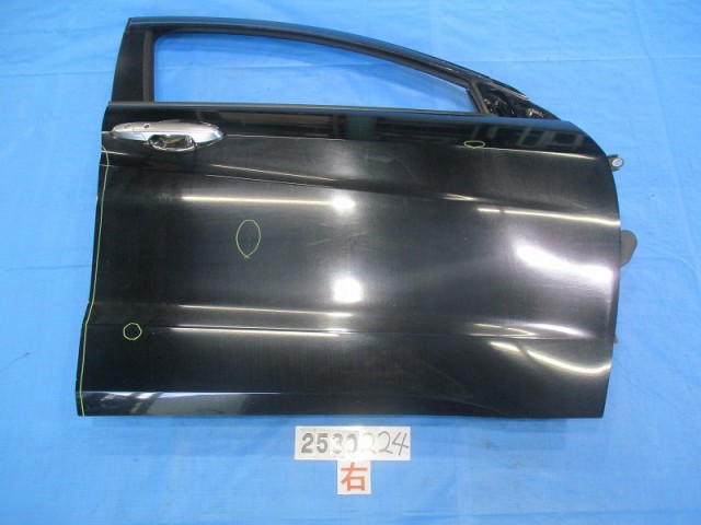 【中古】中古部品 ヴェゼル RU3 右ﾌﾛﾝﾄﾄﾞｱ 【3310040100-000253022413100】