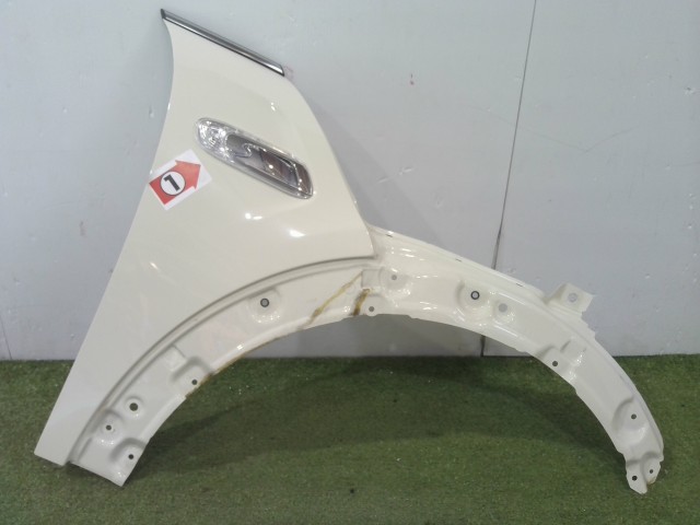 【中古】中古部品 BMW ミニ XM20 右ﾌﾛﾝﾄﾌｪﾝﾀﾞｰ 【3310090100-202509058210600】