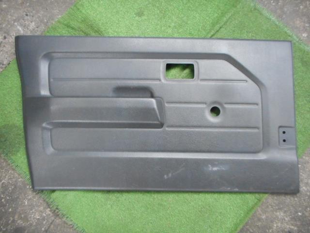 【中古】中古部品 ジムニー JA22W 左ﾌﾛﾝﾄﾄﾞｱﾄﾘﾑ 【3330190100-000002154013250】