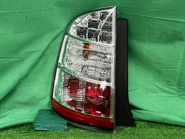 【中古】中古部品 プリウス NHW20 左ﾃｰﾙﾗﾝﾌﾟ 【3330240100-002025612915600】