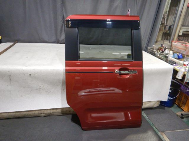 【中古】中古部品 ムーヴキャンバス LA850S 右リアドア 【3330810100-251016000313300】