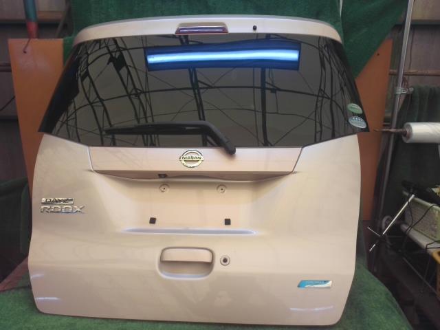 【中古】中古部品 デイズルークス B21A バックドア 【3260240000-251016000315800】|e-cleマート