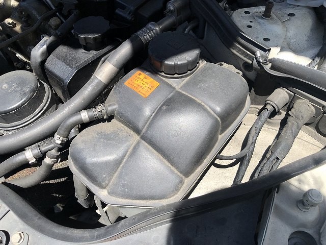 【中古】中古部品 ベンツ Eクラス 211222 ﾗｼﾞｴｰﾀﾘｻﾞｰﾌﾞﾀﾝｸ 【3310070100-0000Y0767320410】
