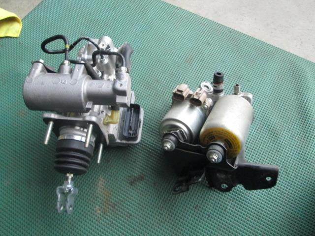 【中古】中古部品 シエンタ NHP170G ABSｱｸﾁｭｴｰﾀｰ 【3310190100-000255009242500】