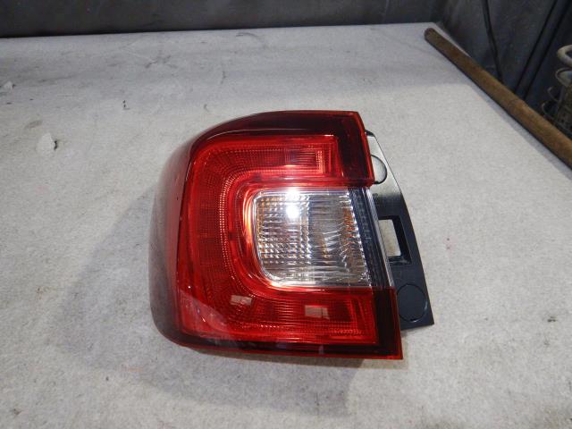 【中古】中古部品 レヴォーグ VM4 左ﾃｰﾙﾗﾝﾌﾟ 【3330810100-251017000215600】